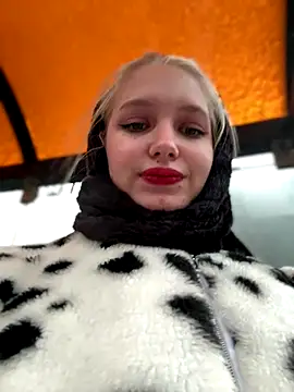 Snapshot of Milkyy_wway chatting on December 2024 07:43:01 AM Milkyy wway online show from December 2024 07:43:01 AM