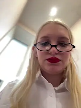 Snapshot of Milkyy_wway chatting on January 2025 07:53:01 AM Milkyy wway online show from January 2025 07:53:01 AM