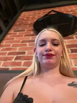 Snapshot of Milkyy_wway chatting on January 2025 10:40:01 AM Milkyy wway online show from January 2025 10:40:01 AM