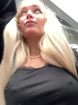 Snapshot of Milkyy_wway chatting on March 2025 10:44:01 AM Milkyy wway online show from March 2025 10:44:01 AM