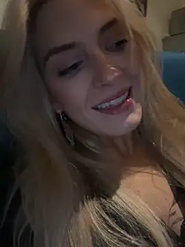 Snapshot of Lolitaxlola chatting on March 2025 06:55:02 PM Lolitaxlola online show from March 2025 06:55:02 PM