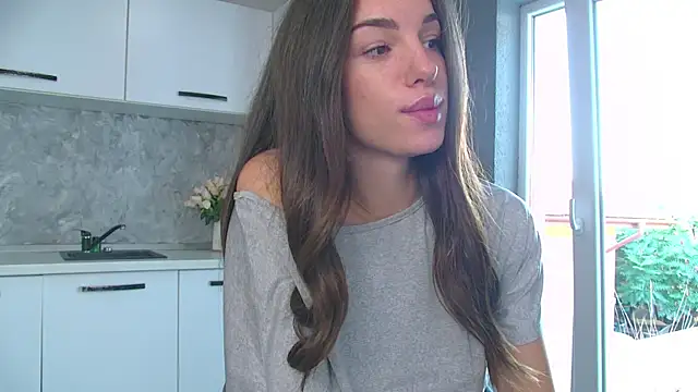 Snapshot of IrisMonn chatting on June 2026 04:34:02 AM IrisMonn online show from June 2026 04:34:02 AM