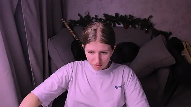 kirraa  online show from December 2024 09:54:02 PM