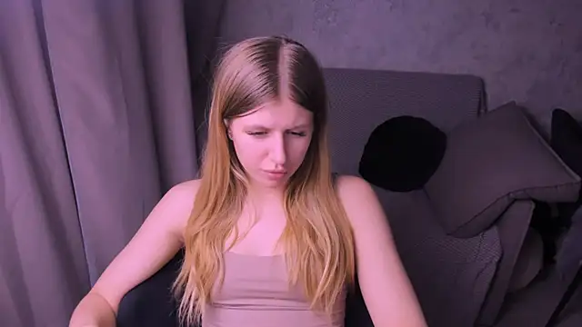 kirraa  online show from February 2025 10:21:01 PM