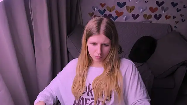 kirraa  online show from February 2025 10:42:01 PM