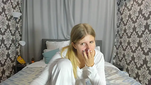 kirraa  online show from September 2025 01:38:02 PM