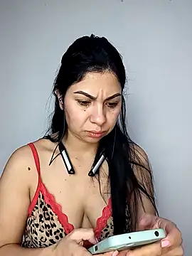 saralunabella online show from December 2024 02:01:02 AM