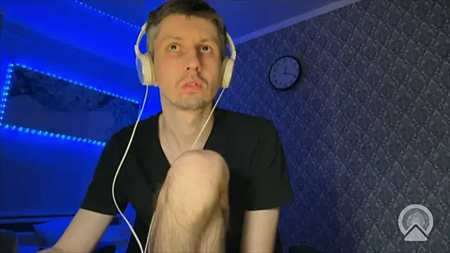 Aki-Laky online show from December 2025 07:19:02 PM