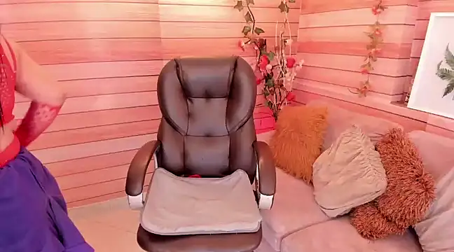 marien thomson  online show from February 2025 02:17:02 AM