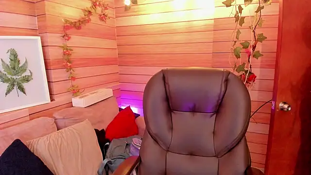 marien thomson  online show from March 2025 10:26:01 PM