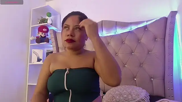 Snapshot of Sweet_Orianaa chatting on June 2026 06:02:01 PM Sweet Orianaa online show from June 2026 06:02:01 PM