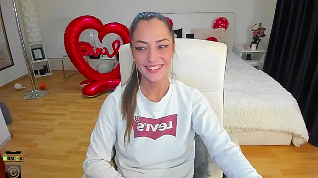 AnyaHills online show from February 2025 08:59:01 PM