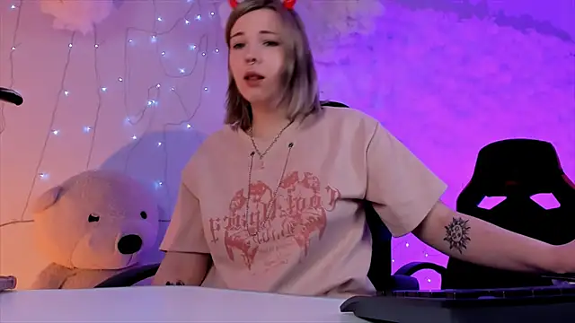 Snapshot of AliceSunday chatting on December 2024 11:29:02 AM AliceSunday online show from December 2024 11:29:02 AM