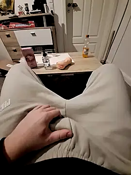 Kevindauerhorny online show from December 2024 06:17:01 PM