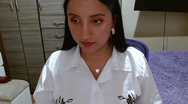 Snapshot of Nia-Cop chatting on January 2025 02:30:02 AM Nia-Cop online show from January 2025 02:30:02 AM