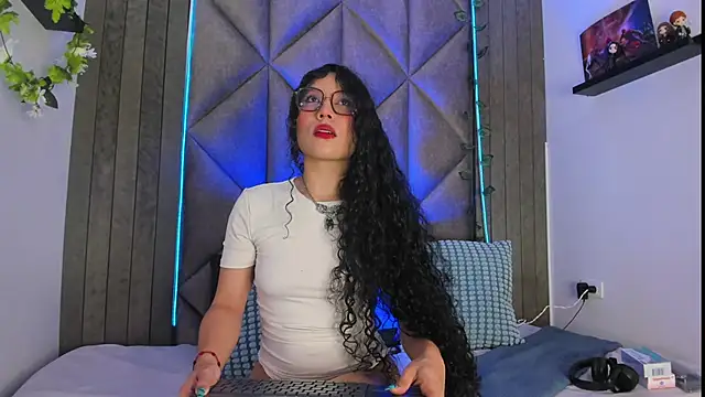 BriaConner  online show from October 2025 02:48:02 AM