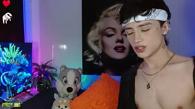 maxiy 001 online show from January 2025 04:52:01 AM