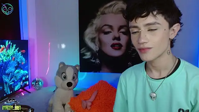 maxiy 001 online show from March 2025 08:34:01 AM