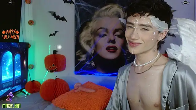 maxiy 001 online show from October 2025 06:41:02 AM