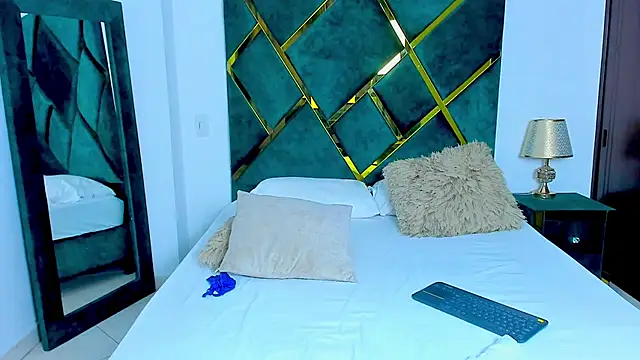 Criss Ariana online show from January 2025 02:44:01 PM