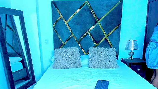 Criss Ariana online show from January 2025 05:49:01 PM