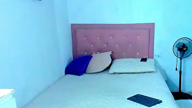 Criss Ariana online show from September 2025 02:40:01 PM