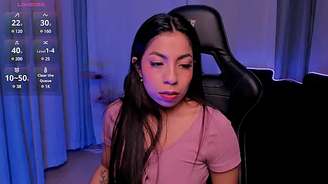 Snapshot of Mia_Gothzx chatting on January 2025 01:17:01 PM Mia Gothzx online show from January 2025 01:17:01 PM