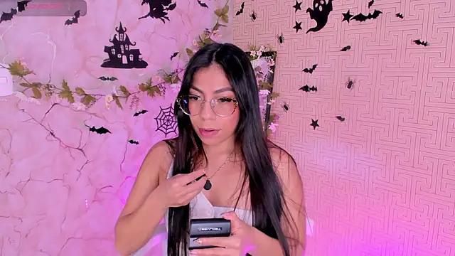 Snapshot of Mia_Gothzx chatting on October 2025 06:59:01 PM Mia Gothzx online show from October 2025 06:59:01 PM