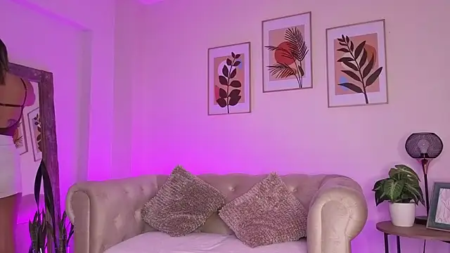 DahianaWalcott online show from February 2026 10:30:02 PM