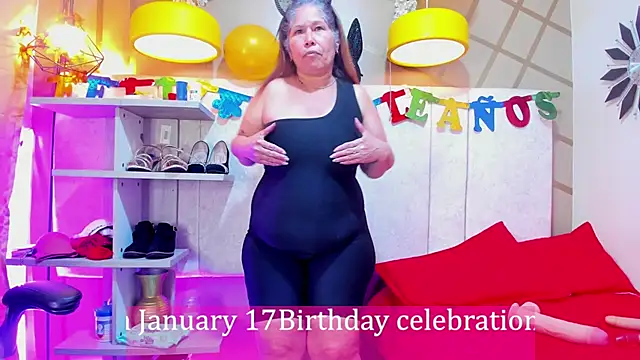 girl amada online show from January 2025 04:38:02 AM