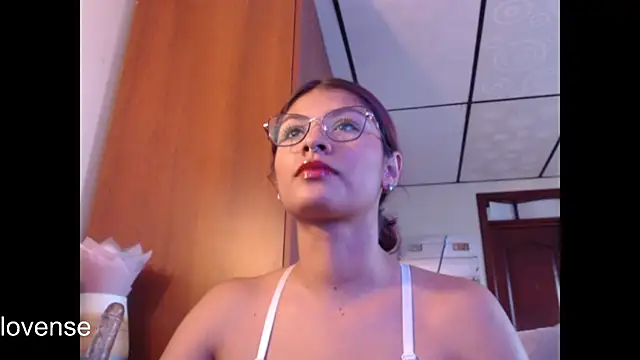 Snapshot of hanna_beili chatting on July 2026 05:41:01 PM hanna beili online show from July 2026 05:41:01 PM