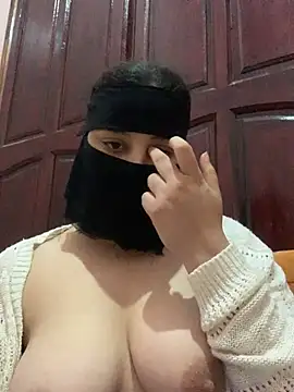 Snapshot of Miss-Soka chatting on December 2024 05:17:02 AM Miss-Soka online show from December 2024 05:17:02 AM