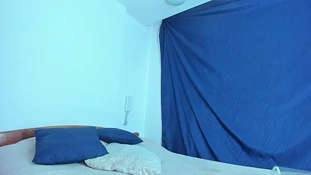 emiily15   online show from January 2025 06:37:02 PM