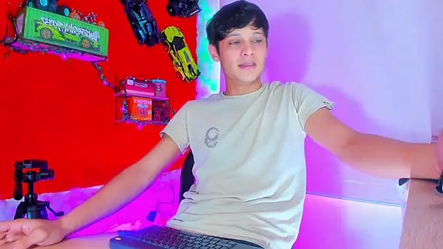 LilOwen  online show from October 2025 07:13:01 PM