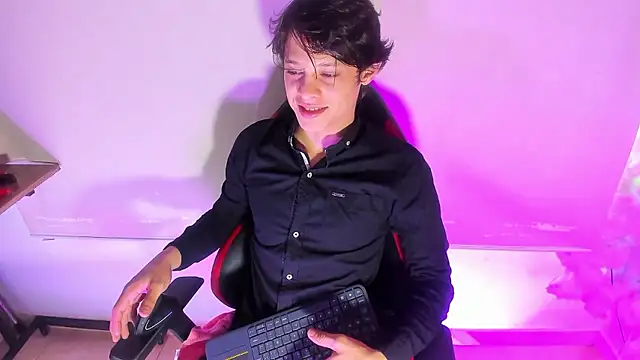 LilOwen  online show from January 2026 03:49:02 PM