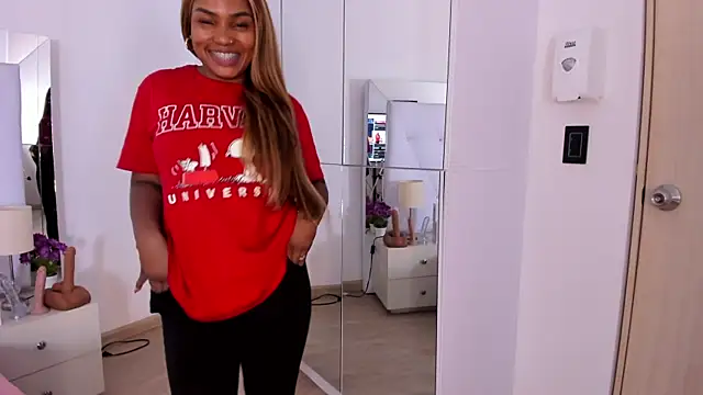 Isla Scott online show from November 2025 11:27:01 AM