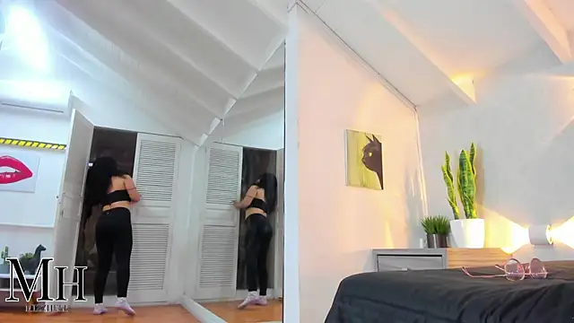 MizzHell online show from January 2025 11:53:01 AM