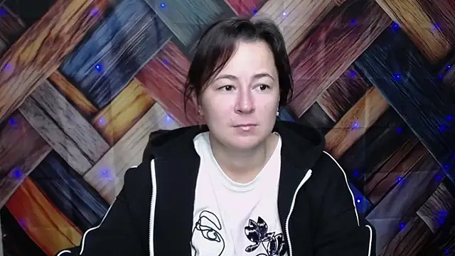 Snapshot of MarieSho chatting on October 2025 06:33:01 AM MarieSho online show from October 2025 06:33:01 AM