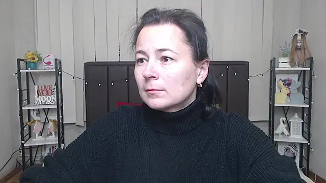 Snapshot of MarieSho chatting on October 2025 06:13:02 AM MarieSho online show from October 2025 06:13:02 AM