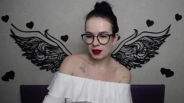 JasmineKouch online show from October 2025 05:25:02 PM