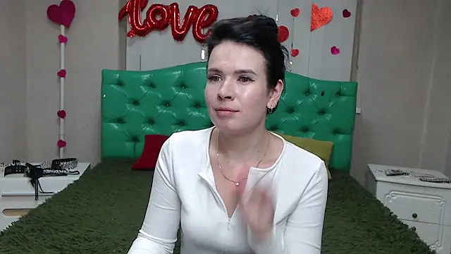 JasmineKouch online show from July 2026 05:50:02 PM