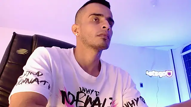 crosnosCarter online show from February 2025 01:34:02 AM