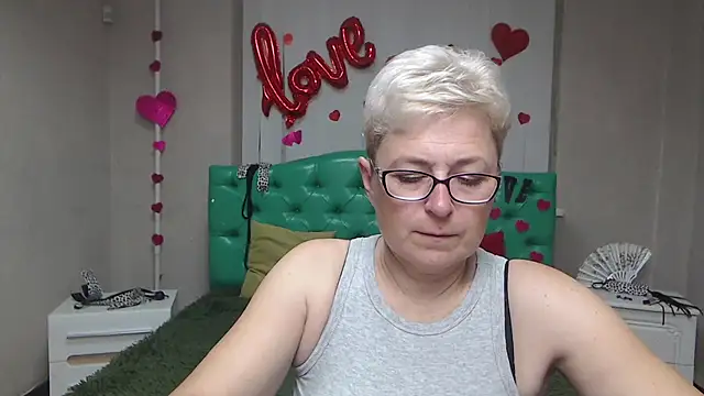 EmiliaGree online show from September 2025 05:04:02 PM