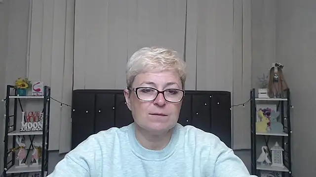 EmiliaGree online show from October 2025 05:06:01 AM