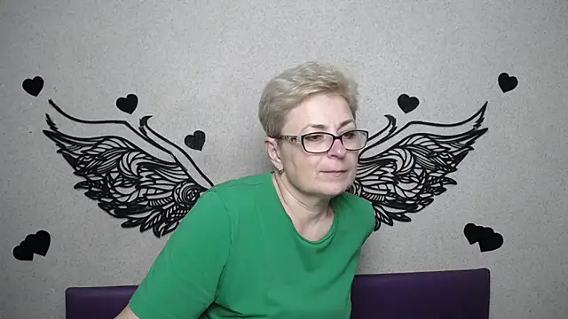 EmiliaGree online show from April 2026 05:13:02 PM