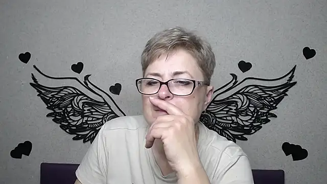 EmiliaGree online show from April 2026 05:09:02 PM