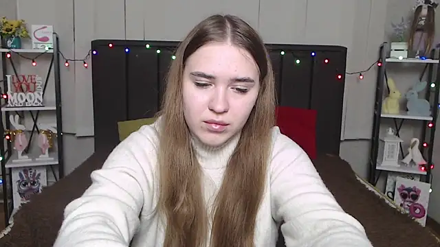 Snapshot of LauraHlot chatting on January 2025 03:37:02 AM LauraHlot online show from January 2025 03:37:02 AM