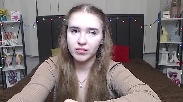 Snapshot of LauraHlot chatting on January 2025 01:37:02 AM LauraHlot online show from January 2025 01:37:02 AM