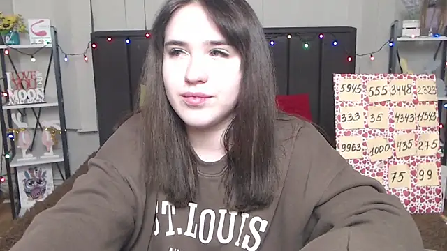 Snapshot of LauraHlot chatting on February 2025 02:27:02 AM LauraHlot online show from February 2025 02:27:02 AM