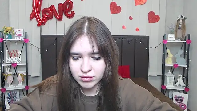 Snapshot of LauraHlot chatting on February 2025 10:11:02 PM LauraHlot online show from February 2025 10:11:02 PM